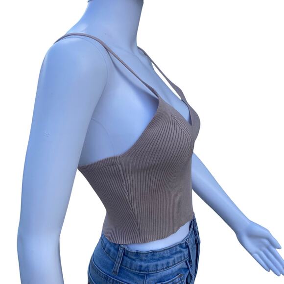 Active USA Womens size M Spaghetti Strap V Neck Crop Top Sleeveless Shirt - Picture 7 of 8